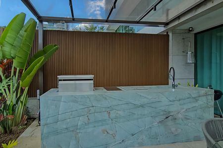 Apartamento à venda com 370m², 3 quartos e 4 vagasVaranda da Sala 3