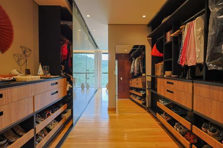 Apartamento à venda com 370m², 3 quartos e 4 vagasCloset da suíte 3