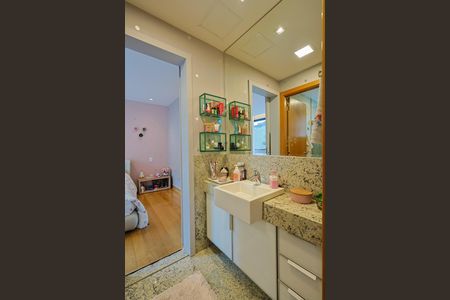 Apartamento à venda com 370m², 3 quartos e 4 vagasBanheiro dos Quartos 1 e 2