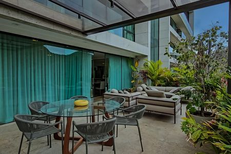 Apartamento à venda com 370m², 3 quartos e 4 vagasVaranda da Sala 3