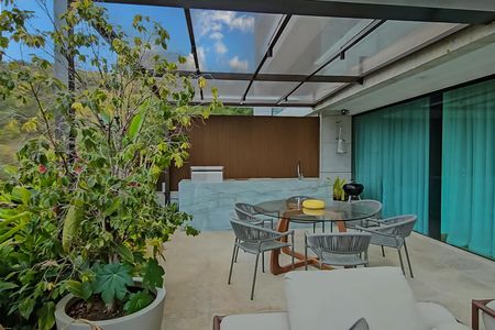 Apartamento à venda com 370m², 3 quartos e 4 vagasVaranda da Sala 3