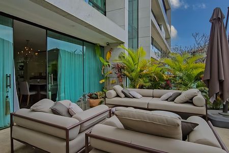 Apartamento à venda com 370m², 3 quartos e 4 vagasVaranda da Sala 3