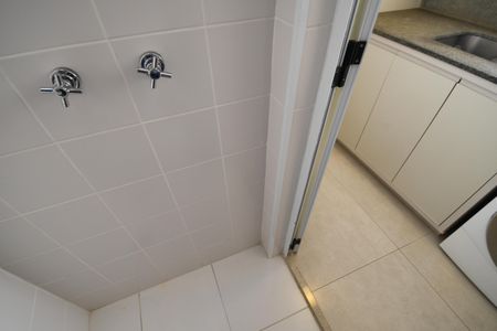 Apartamento à venda com 208m², 5 quartos e 4 vagasBanheiro de Serviço