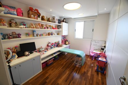 Apartamento à venda com 208m², 5 quartos e 4 vagasQuarto 