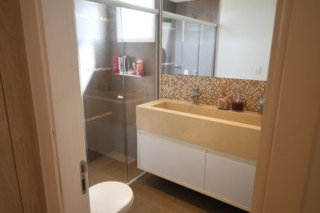 Apartamento à venda com 208m², 5 quartos e 4 vagasBanheiro da Suíte 1