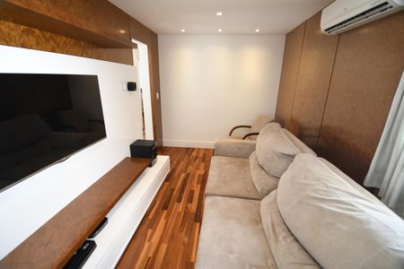 Apartamento à venda com 208m², 5 quartos e 4 vagasSala de TV