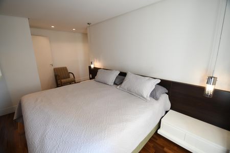 Apartamento à venda com 208m², 5 quartos e 4 vagasSuíte 2