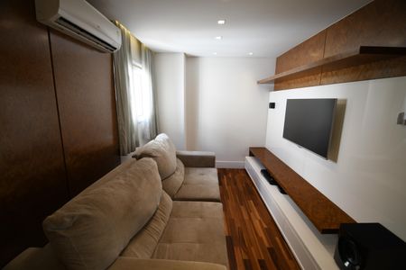 Apartamento à venda com 208m², 5 quartos e 4 vagasSala de TV