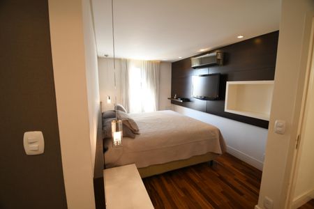 Apartamento à venda com 208m², 5 quartos e 4 vagasSuíte 2