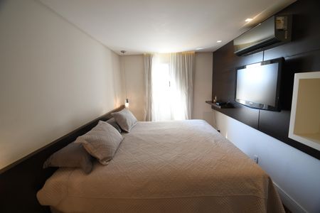 Apartamento à venda com 208m², 5 quartos e 4 vagasSuíte 2