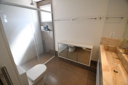 Apartamento à venda com 208m², 5 quartos e 4 vagasBanheiro da Suíte 4
