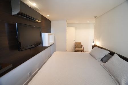 Apartamento à venda com 208m², 5 quartos e 4 vagasSuíte 2