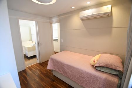 Apartamento à venda com 208m², 5 quartos e 4 vagasSuíte 1