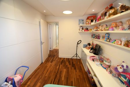 Apartamento à venda com 208m², 5 quartos e 4 vagasQuarto 