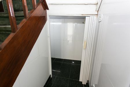 Casa à venda com 95m², 2 quartos e sem vaga Casa à venda com 95m², 2 quartos e sem vagaCorredor da Sala e Cozinha