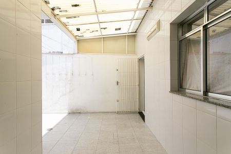 Casa à venda com 95m², 2 quartos e sem vaga Casa à venda com 95m², 2 quartos e sem vagaQuintal