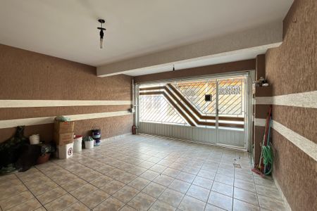 Casa à venda com 100m², 3 quartos e 2 vagas Casa à venda com 100m², 3 quartos e 2 vagasGaragem