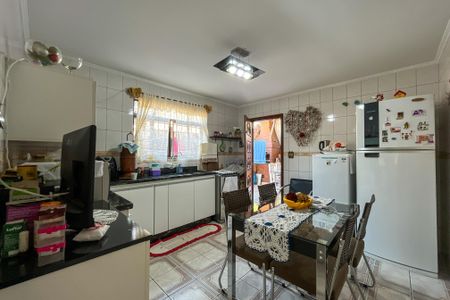 Casa à venda com 100m², 3 quartos e 2 vagas Casa à venda com 100m², 3 quartos e 2 vagasCozinha