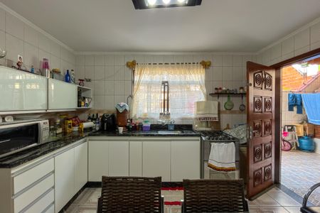 Casa à venda com 100m², 3 quartos e 2 vagas Casa à venda com 100m², 3 quartos e 2 vagasCozinha