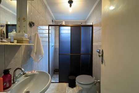 Casa à venda com 100m², 3 quartos e 2 vagas Casa à venda com 100m², 3 quartos e 2 vagasBanheiro Corredor 2