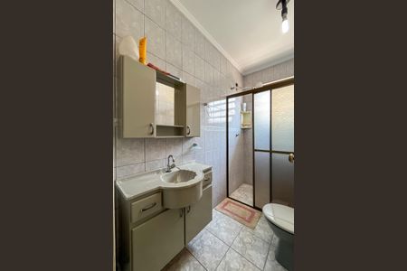 Casa à venda com 100m², 3 quartos e 2 vagas Casa à venda com 100m², 3 quartos e 2 vagasBanheiro Corredor