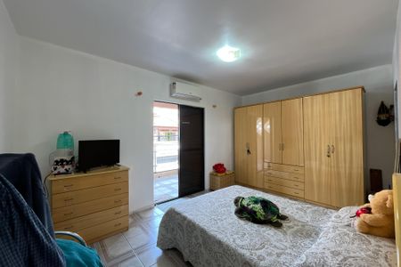 Casa à venda com 100m², 3 quartos e 2 vagas Casa à venda com 100m², 3 quartos e 2 vagasSuíte