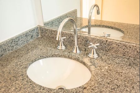 Apartamento à venda com 100m², 2 quartos e 2 vagasBanheiro da Suíte