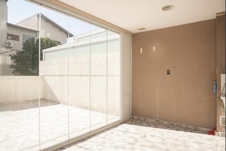 Apartamento à venda com 100m², 2 quartos e 2 vagasVaranda