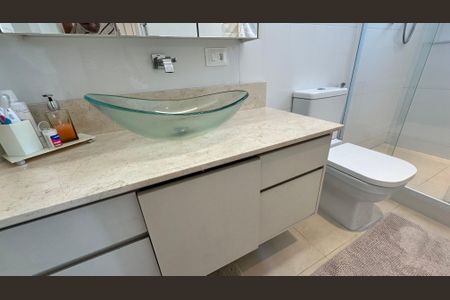 Apartamento à venda com 304m², 3 quartos e 3 vagas Apartamento à venda com 304m², 3 quartos e 3 vagasBanheiro quarto 1