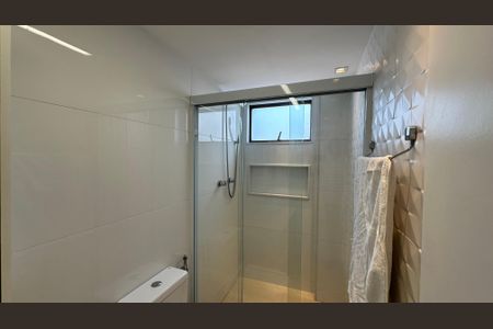 Apartamento à venda com 304m², 3 quartos e 3 vagas Apartamento à venda com 304m², 3 quartos e 3 vagasBanheiro quarto 1