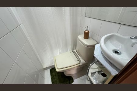 Apartamento à venda com 304m², 3 quartos e 3 vagas Apartamento à venda com 304m², 3 quartos e 3 vagasBanheiro de serviço