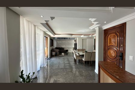 Apartamento à venda com 304m², 3 quartos e 3 vagas Apartamento à venda com 304m², 3 quartos e 3 vagasSala