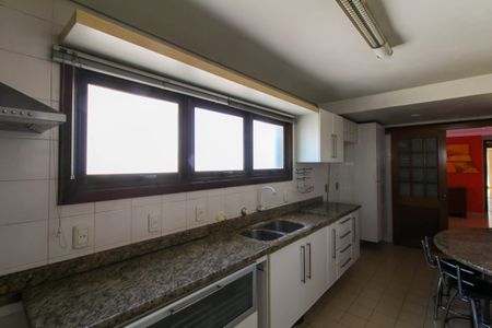 Apartamento para alugar com 155m², 3 quartos e 2 vagasCozinha