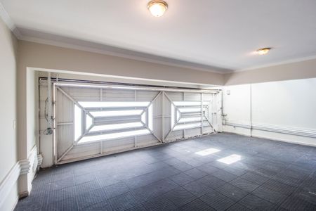 Casa de condomínio à venda com 515m², 4 quartos e 4 vagas Casa de condomínio à venda com 515m², 4 quartos e 4 vagasÁrea comum