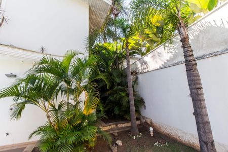 Casa de condomínio à venda com 515m², 4 quartos e 4 vagas Casa de condomínio à venda com 515m², 4 quartos e 4 vagasÁrea comum