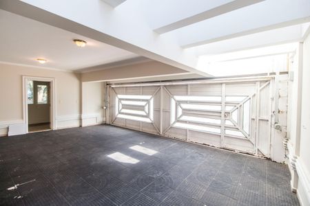 Casa de condomínio à venda com 515m², 4 quartos e 4 vagas Casa de condomínio à venda com 515m², 4 quartos e 4 vagasÁrea comum