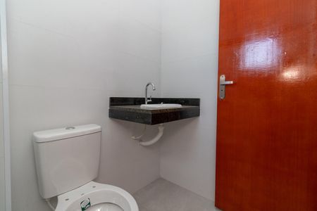 Casa de condomínio à venda com 91m², 2 quartos e 1 vagaBanheiro Social