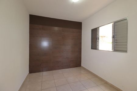 Casa para alugar com 40m², 1 quarto e sem vagaQuarto
