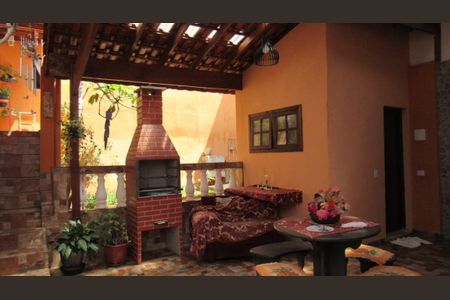 Casa à venda com 200m², 4 quartos e 4 vagas