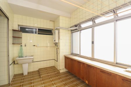 Apartamento à venda com 125m², 3 quartos e 1 vagaÁrea de Serviço