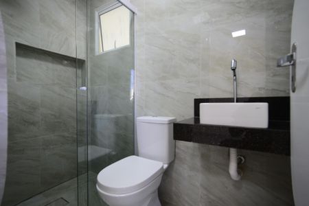 Casa à venda com 145m², 3 quartos e 2 vagasBanheiro Social