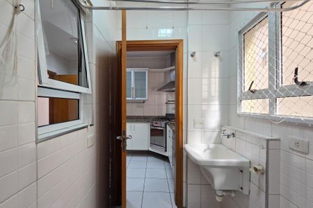 Apartamento à venda com 98m², 3 quartos e 2 vagas Apartamento à venda com 98m², 3 quartos e 2 vagasÁrea de Serviço