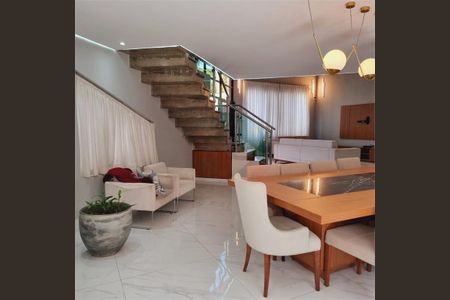 Casa à venda com 407m², 4 quartos e 2 vagas
