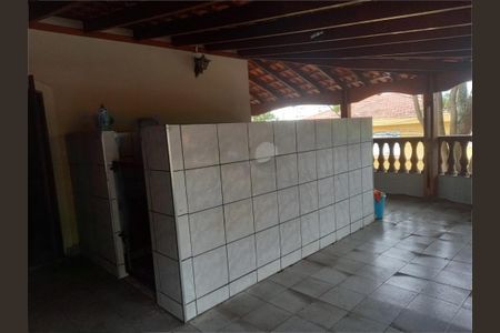 Casa à venda com 228m², 3 quartos e 2 vagas