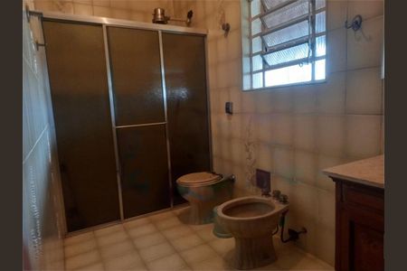 Casa à venda com 228m², 3 quartos e 2 vagas