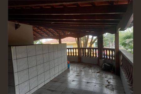 Casa à venda com 228m², 3 quartos e 2 vagas