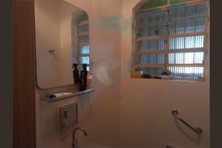 Casa à venda com 228m², 3 quartos e 2 vagas