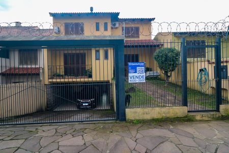 Casa à venda com 287m², 3 quartos e 4 vagas Casa à venda com 287m², 3 quartos e 4 vagasFachada