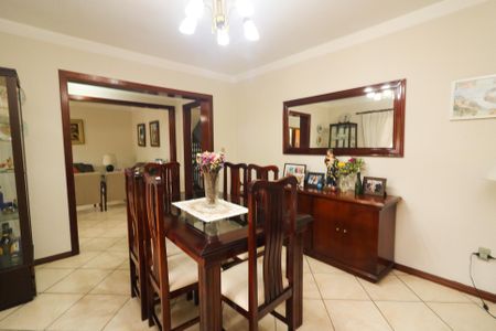 Casa à venda com 287m², 3 quartos e 4 vagas Casa à venda com 287m², 3 quartos e 4 vagasSala de Jantar