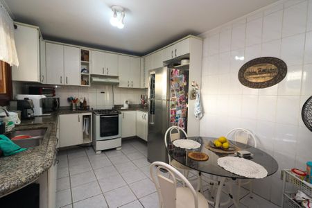 Casa à venda com 287m², 3 quartos e 4 vagas Casa à venda com 287m², 3 quartos e 4 vagasCozinha